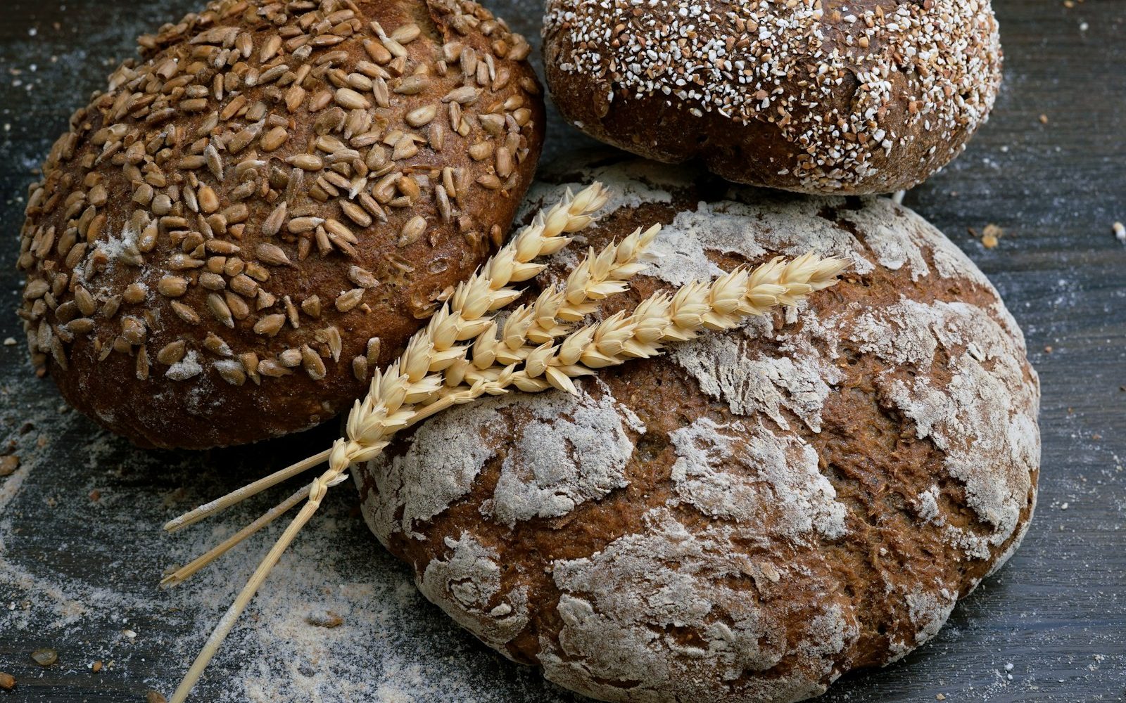 Simple bread baking: flour, water, salt, time